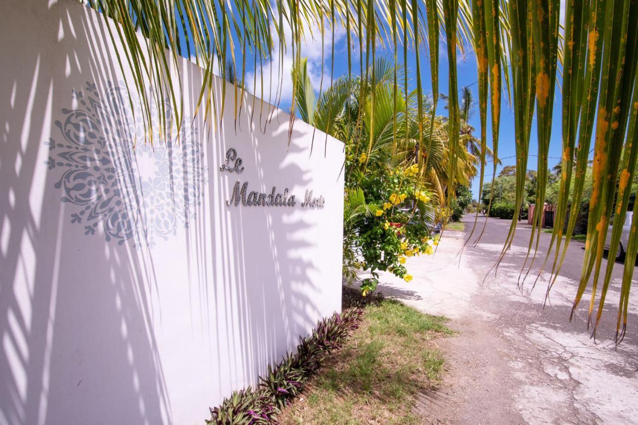 Hotel Le Mandala Moris Pointe aux Canonniers Exterior foto